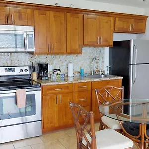 Deluxe Panoramic Mountain View - 37th Floor, Free Parking & Wifi , Honolulu United States