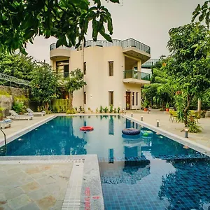 Villa Mahogany Mansion, Udaipur